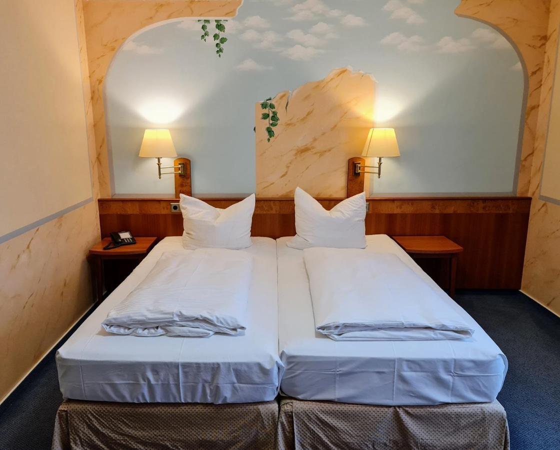 Hotel Restaurant Felix ベンスハイム エクステリア 写真
