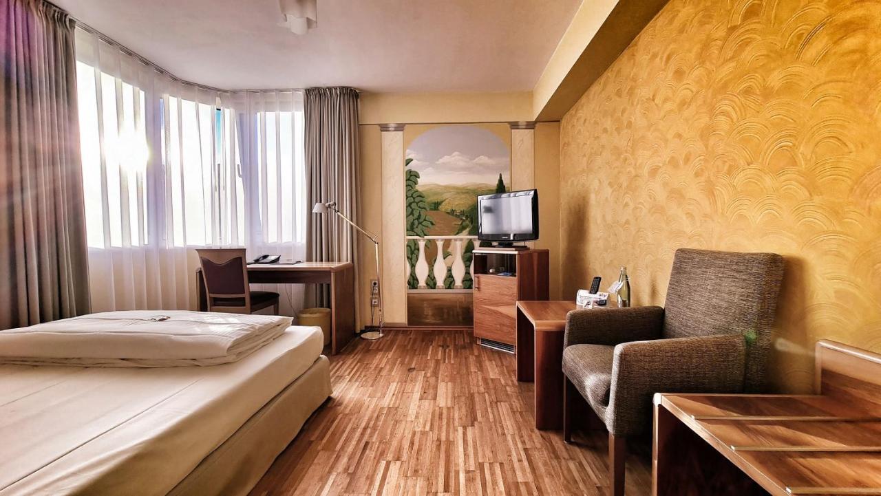 Hotel Restaurant Felix ベンスハイム エクステリア 写真
